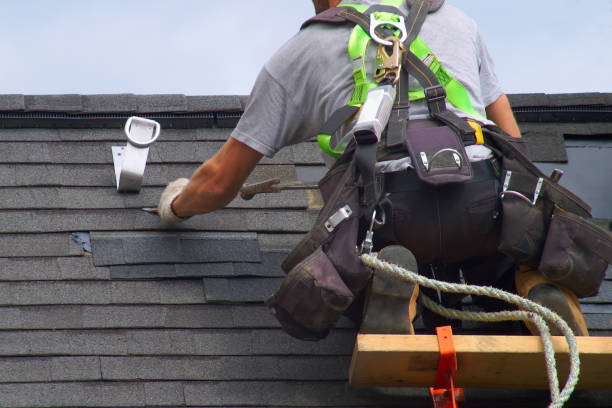 Best Emergency Roof Repair  in Fowlerville, MI